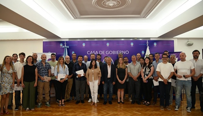 CREATOR: gd-jpeg v1.0 (using IJG JPEG v80), quality = 82?